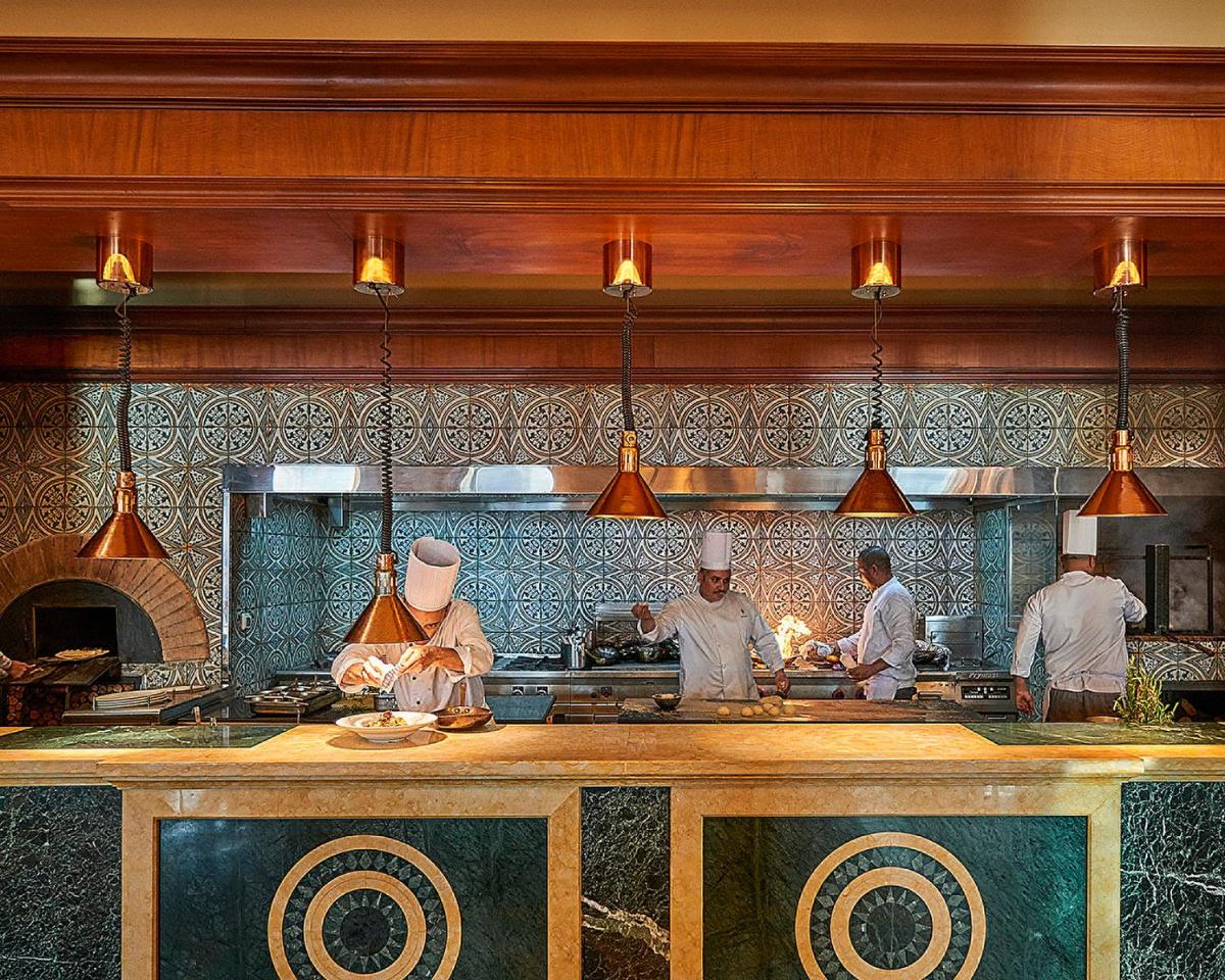 Four Seasons Hotel Cairo at Nile Plaza