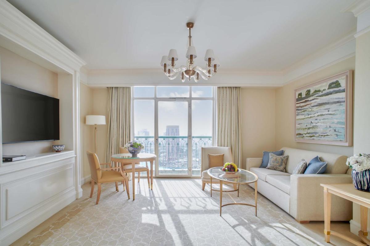 Four Seasons Hotel Cairo at Nile Plaza