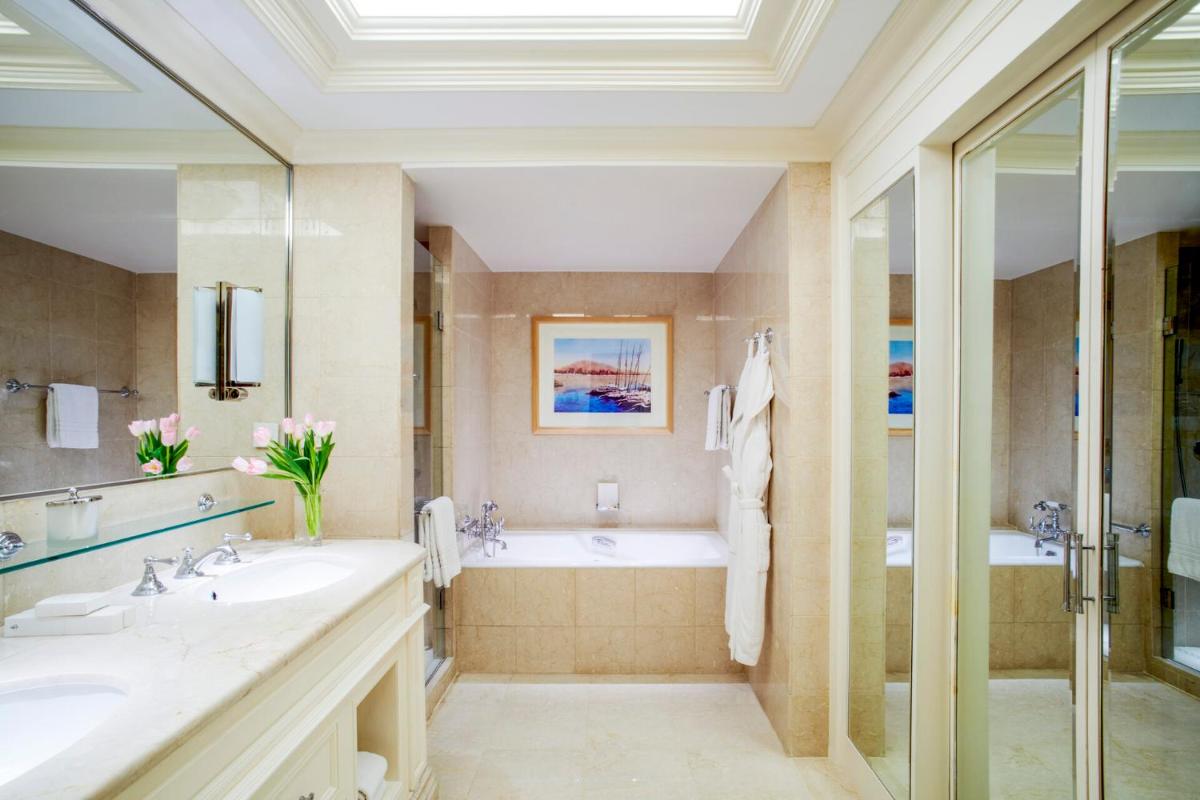 Four Seasons Hotel Cairo at Nile Plaza