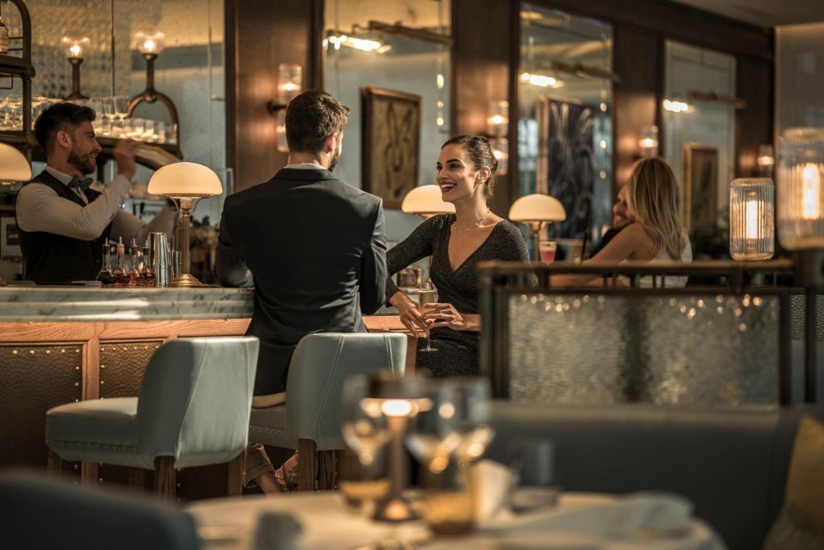 Four Seasons Hotel Dubai International Financial Centre