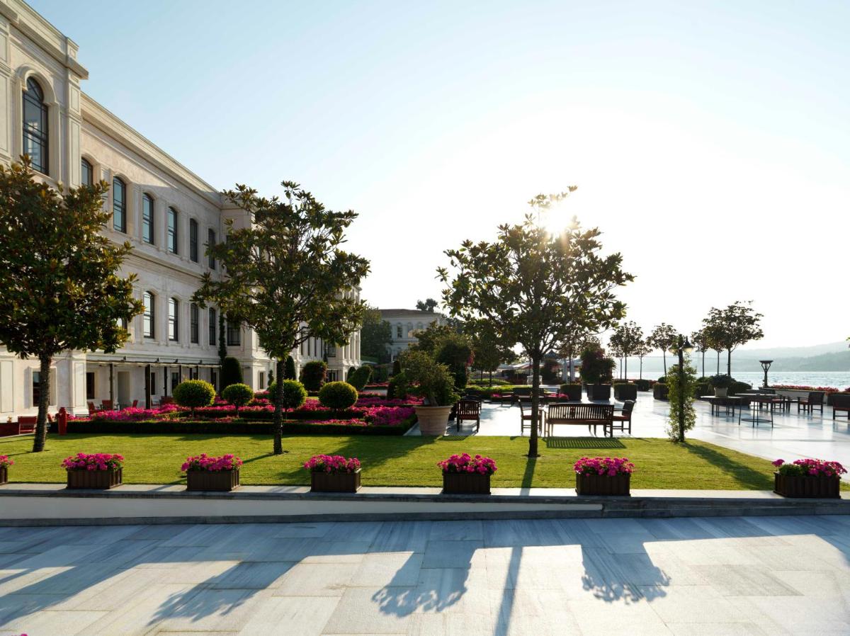 Four Seasons Hotel Istanbul at the Bosphorus