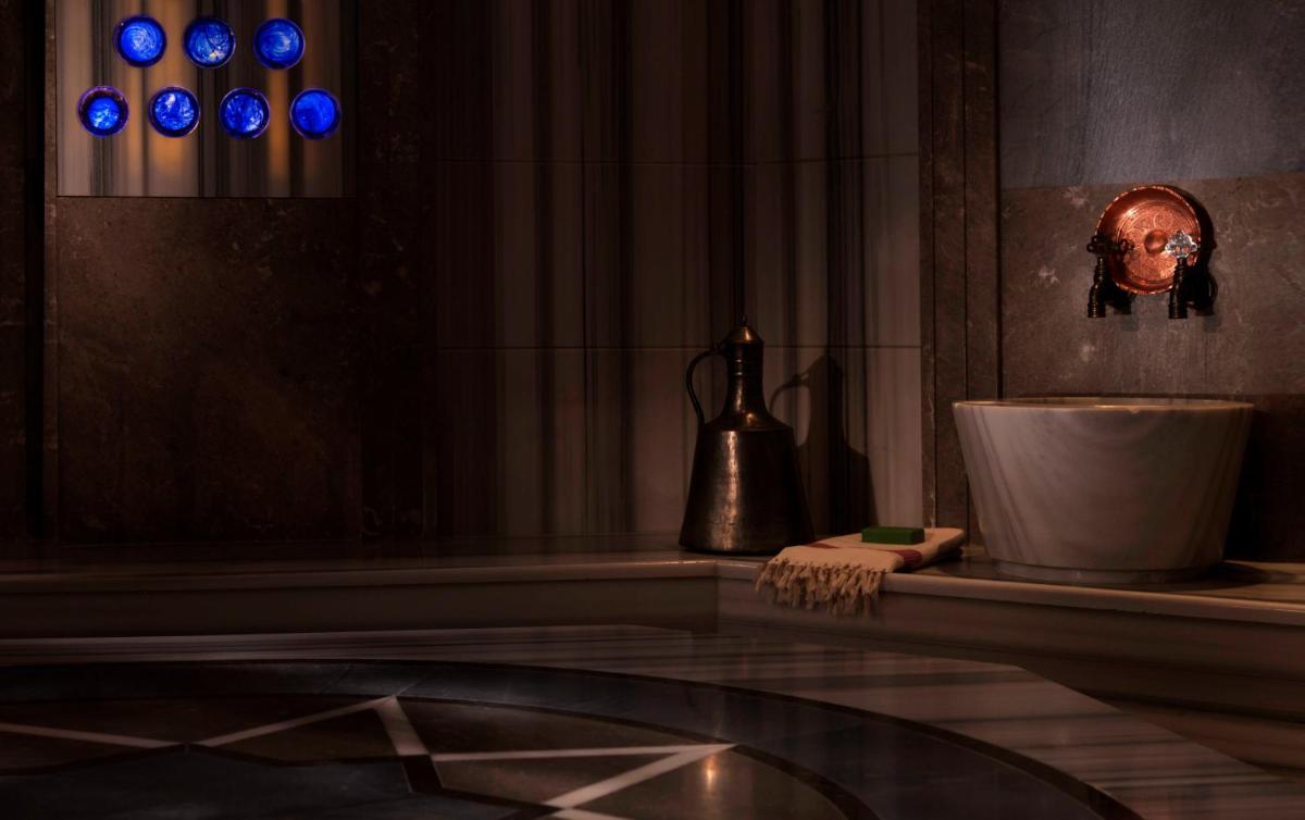 Four Seasons Hotel Istanbul at the Bosphorus