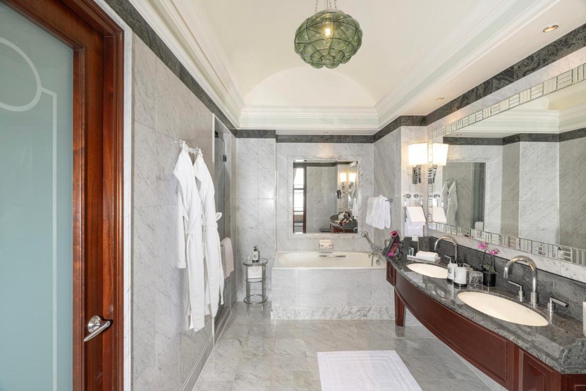 Four Seasons Hotel Istanbul at the Bosphorus