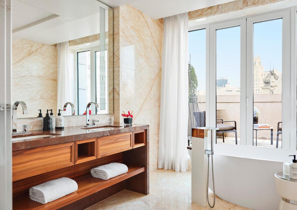 Four Seasons Hotel Madrid