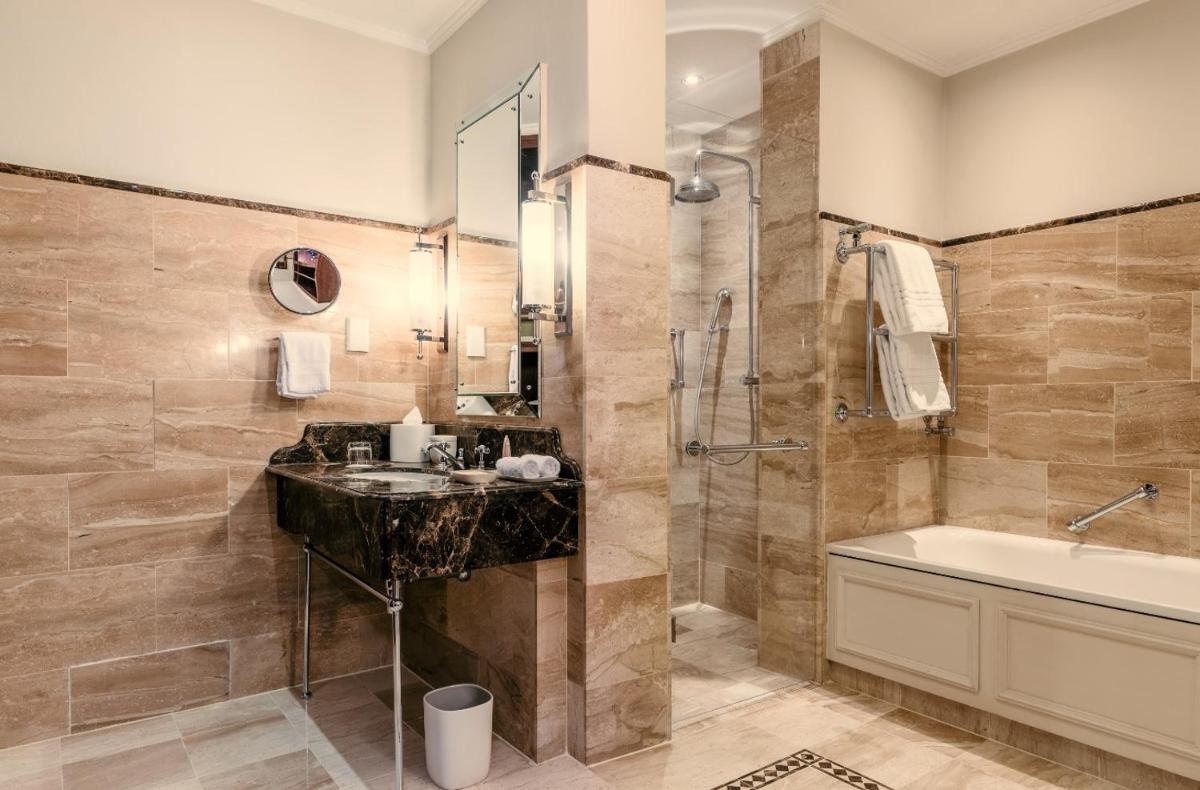 Four Seasons Hotel The Westcliff