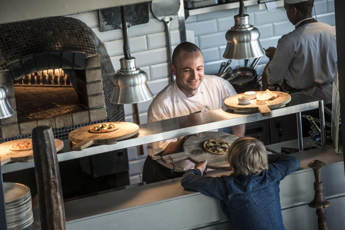 Four Seasons Hotel The Westcliff