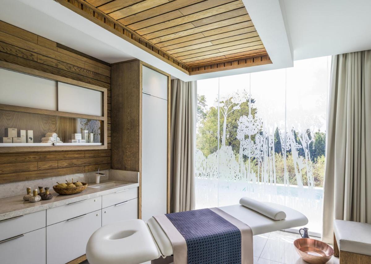 Four Seasons Hotel The Westcliff