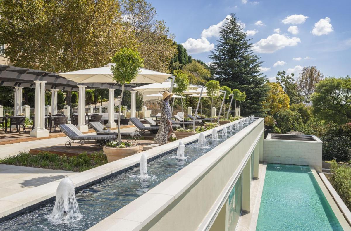 Four Seasons Hotel The Westcliff
