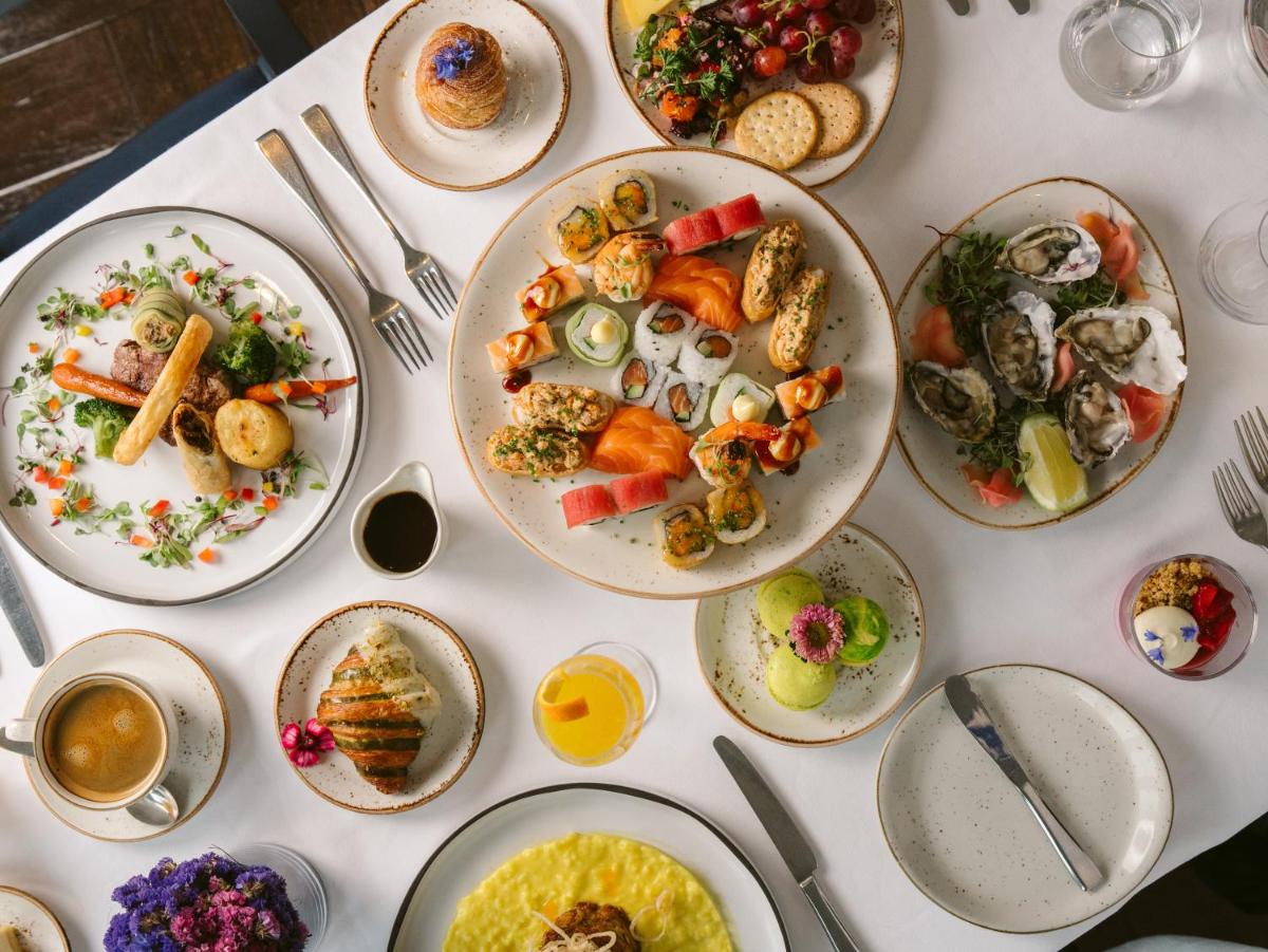 Four Seasons Hotel The Westcliff