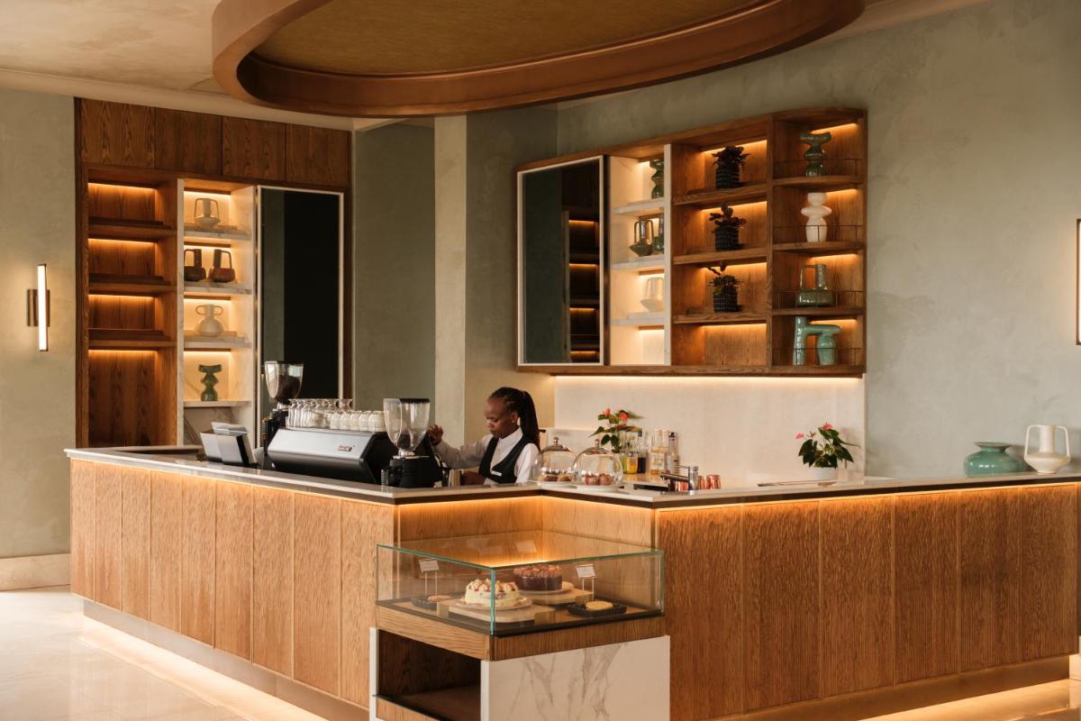 Four Seasons Hotel The Westcliff