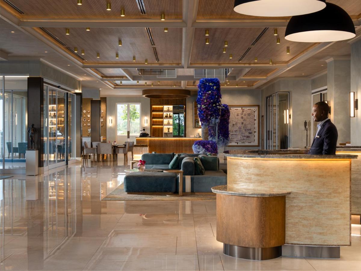 Four Seasons Hotel The Westcliff