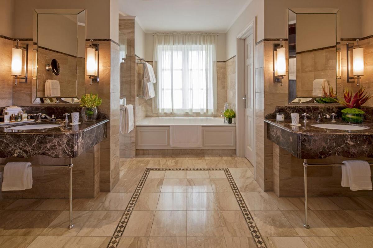 Four Seasons Hotel The Westcliff