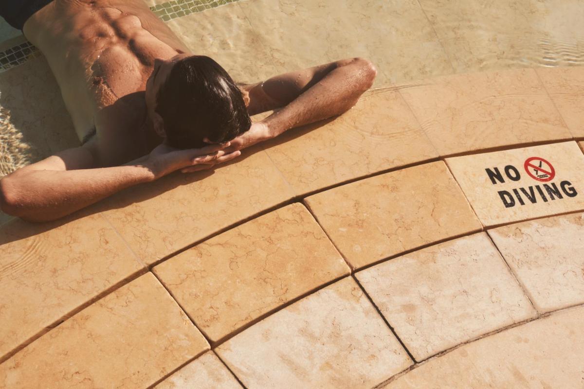 Four Seasons Resort Dubai at Jumeirah Beach