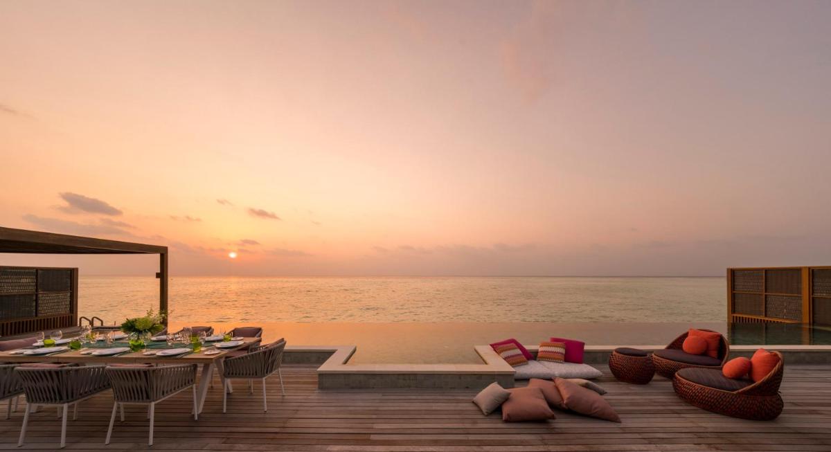 Four Seasons Resort Maldives at Kuda Huraa