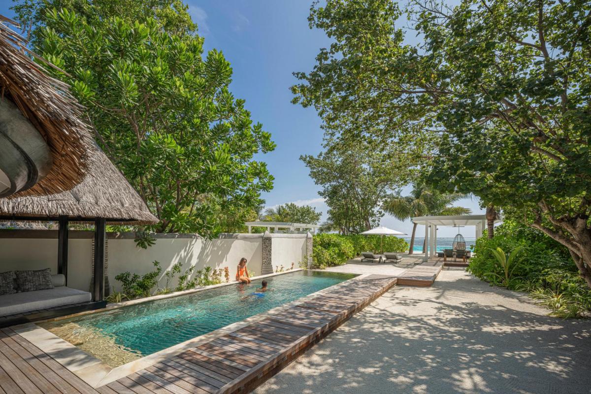 Four Seasons Resort Maldives at Kuda Huraa