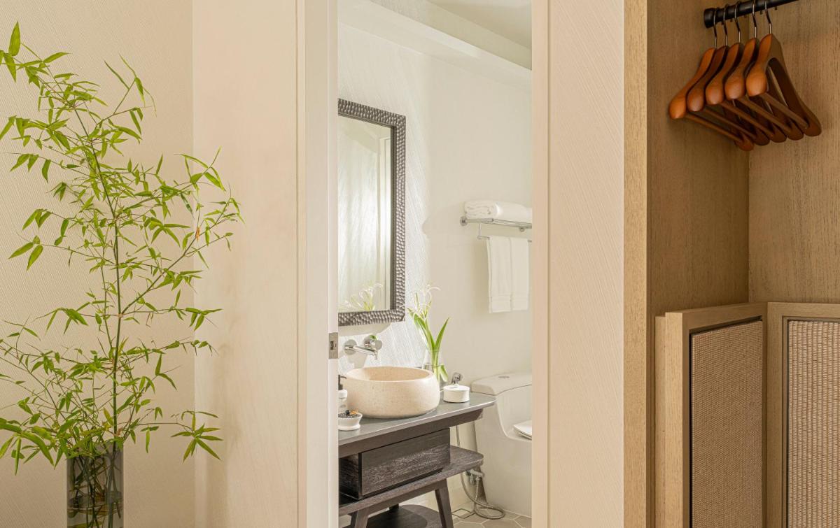 Four Seasons Resort Maldives at Kuda Huraa