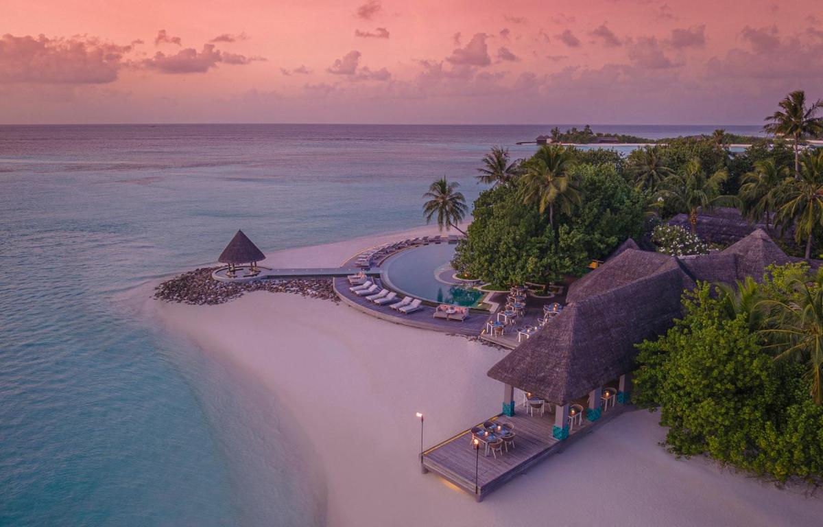 Four Seasons Resort Maldives at Kuda Huraa