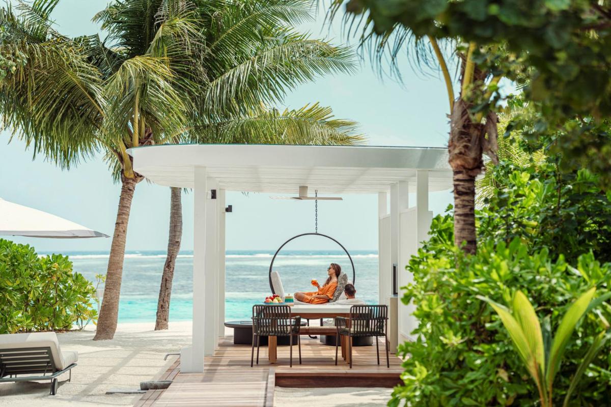 Four Seasons Resort Maldives at Kuda Huraa