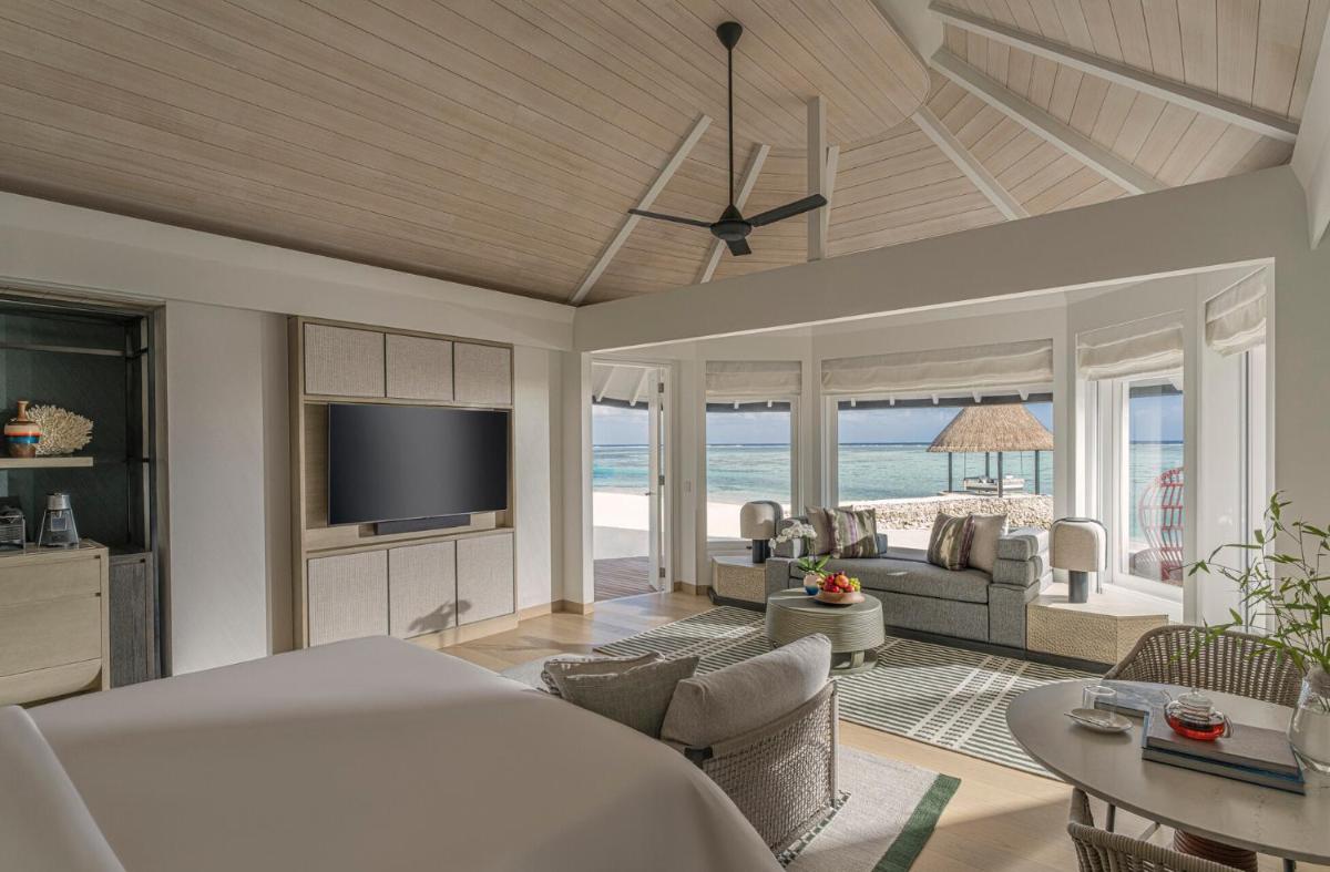 Four Seasons Resort Maldives at Kuda Huraa