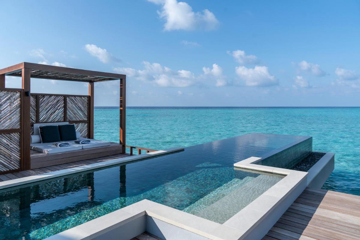 Four Seasons Resort Maldives at Landaa Giraavaru