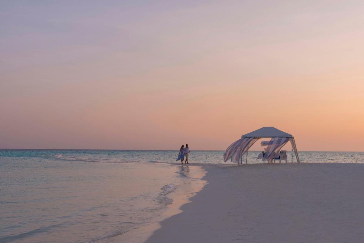 Four Seasons Resort Maldives at Landaa Giraavaru