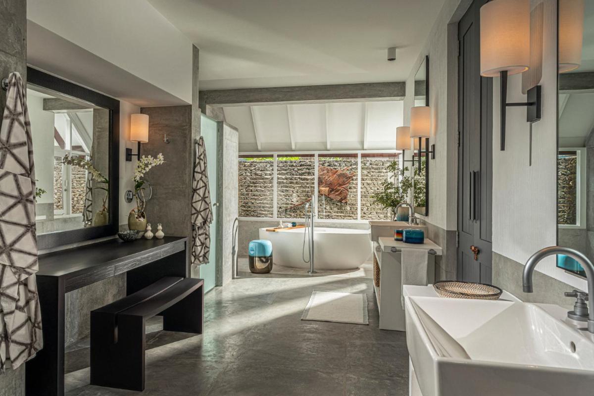 Four Seasons Resort Maldives at Landaa Giraavaru