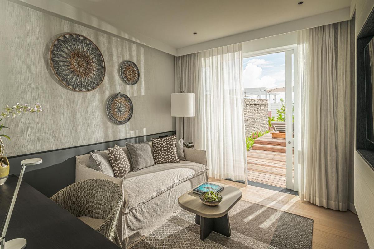 Four Seasons Resort Maldives at Landaa Giraavaru