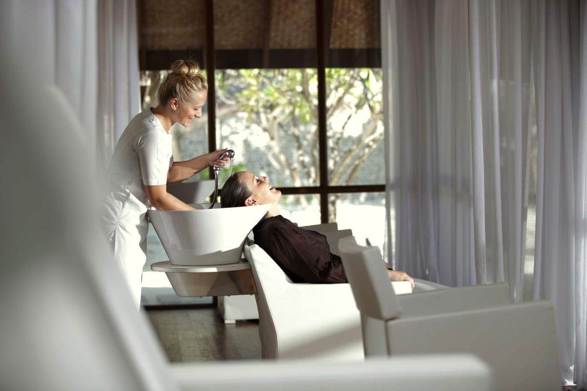 Four Seasons Resort Maldives at Landaa Giraavaru