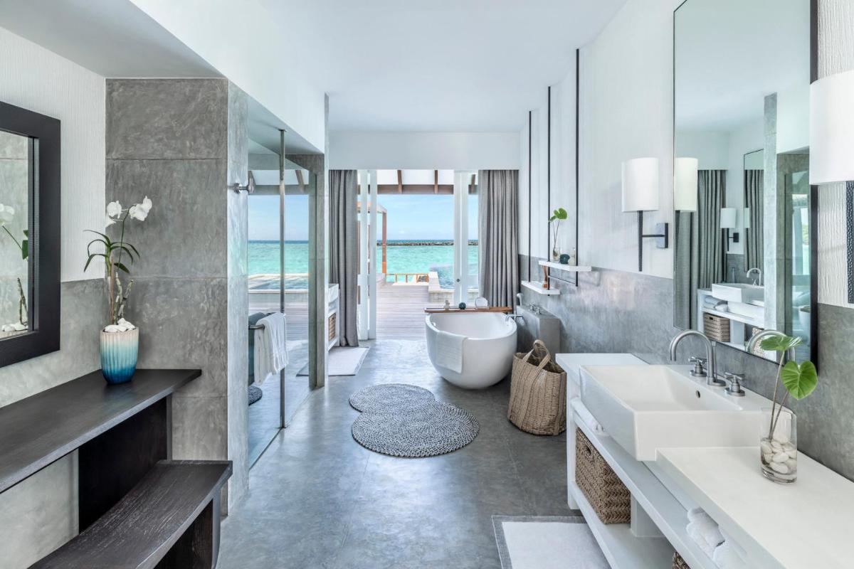 Four Seasons Resort Maldives at Landaa Giraavaru