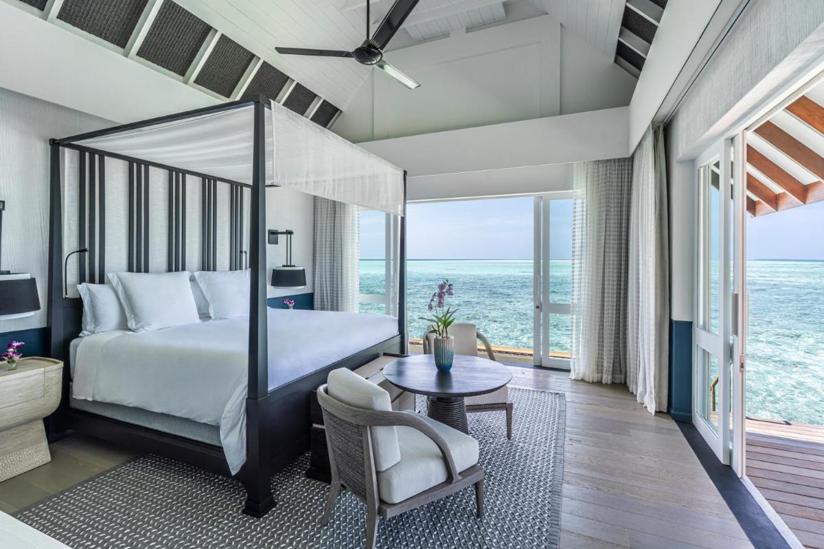 Four Seasons Resort Maldives at Landaa Giraavaru