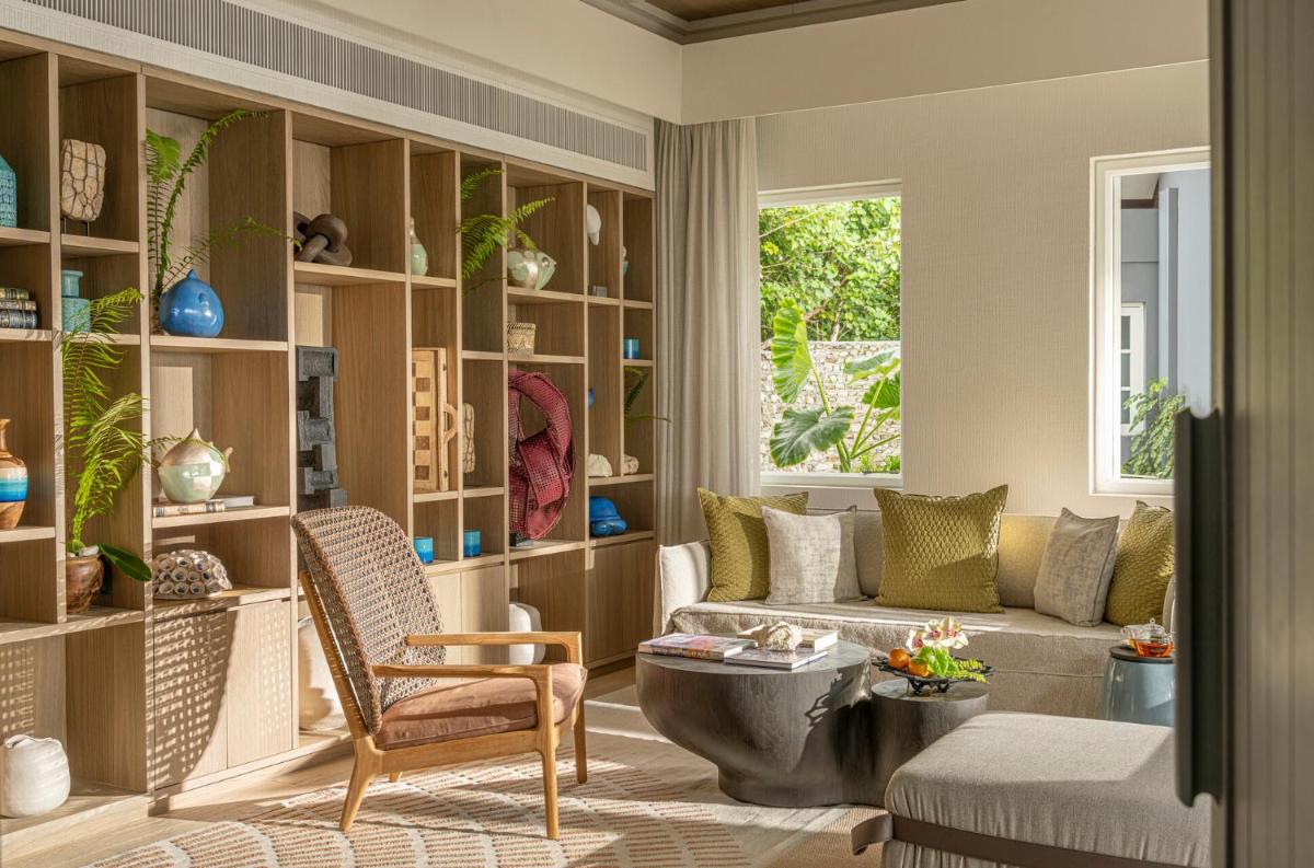 Four Seasons Resort Maldives at Landaa Giraavaru