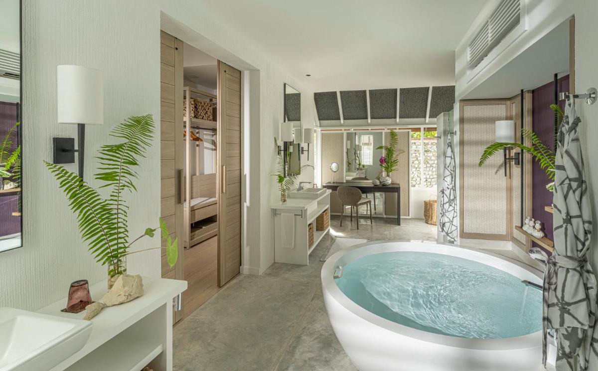 Four Seasons Resort Maldives at Landaa Giraavaru