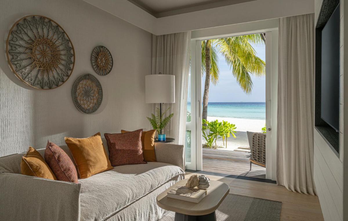 Four Seasons Resort Maldives at Landaa Giraavaru