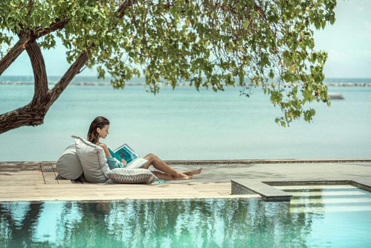 Four Seasons Resort Maldives at Landaa Giraavaru