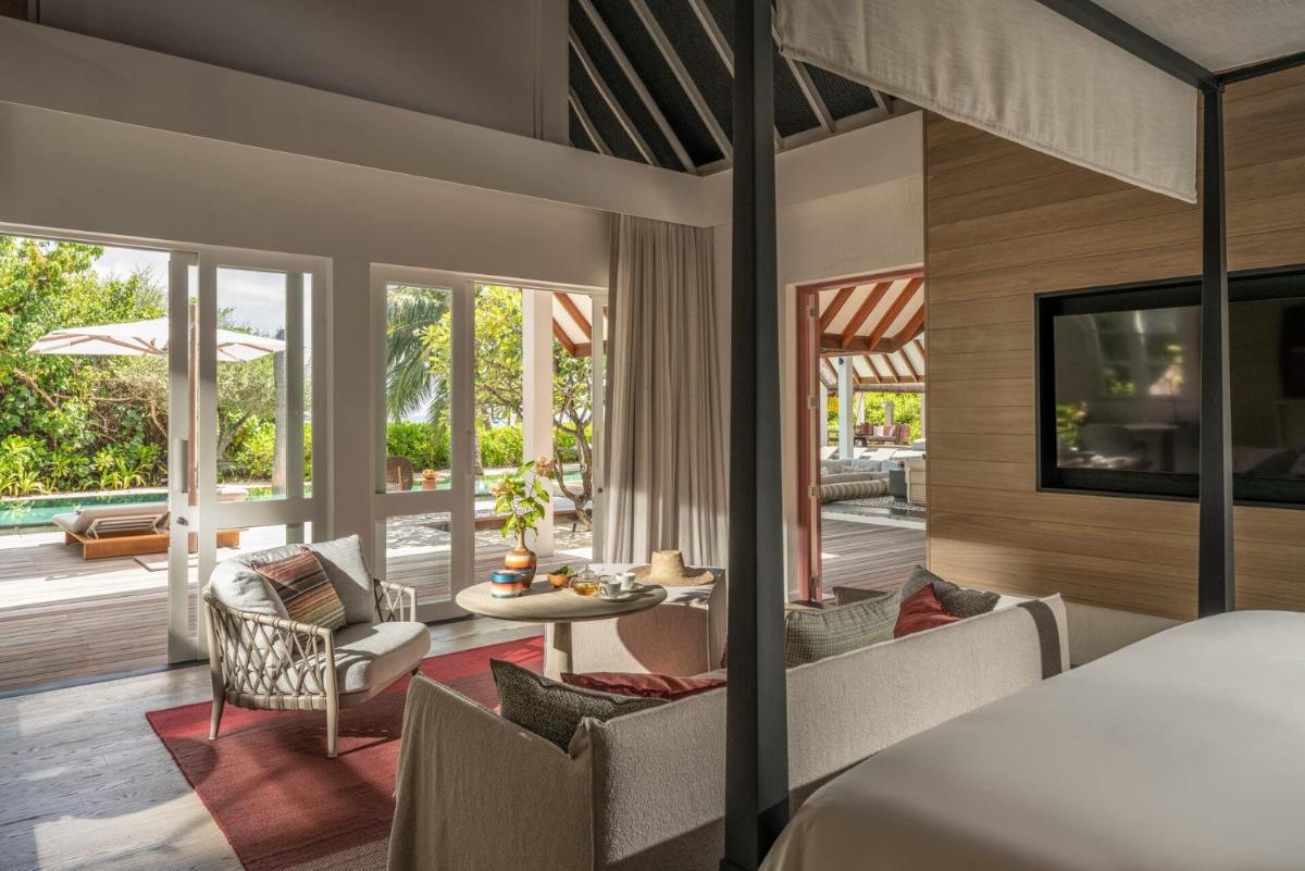 Four Seasons Resort Maldives at Landaa Giraavaru