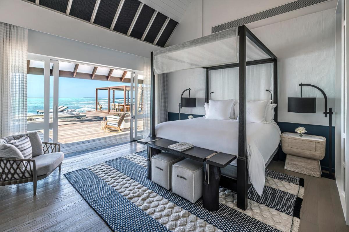 Four Seasons Resort Maldives at Landaa Giraavaru