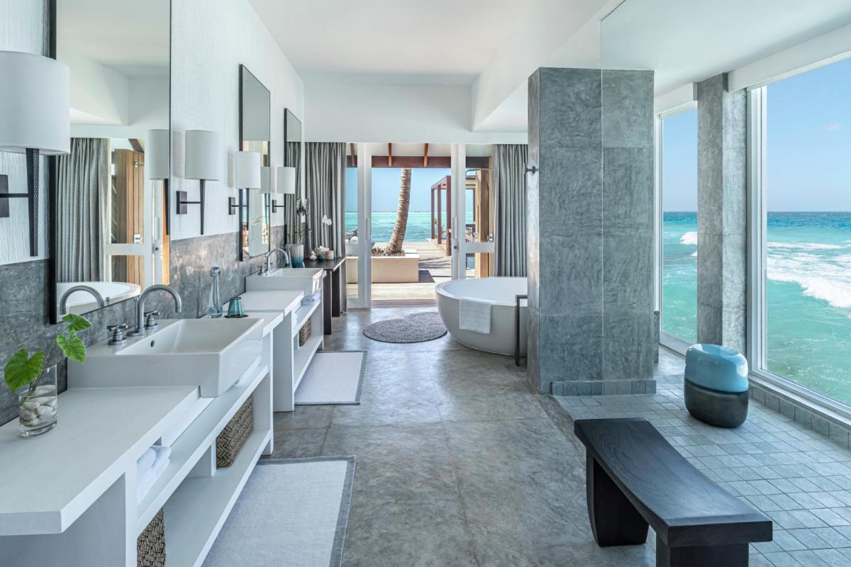 Four Seasons Resort Maldives at Landaa Giraavaru