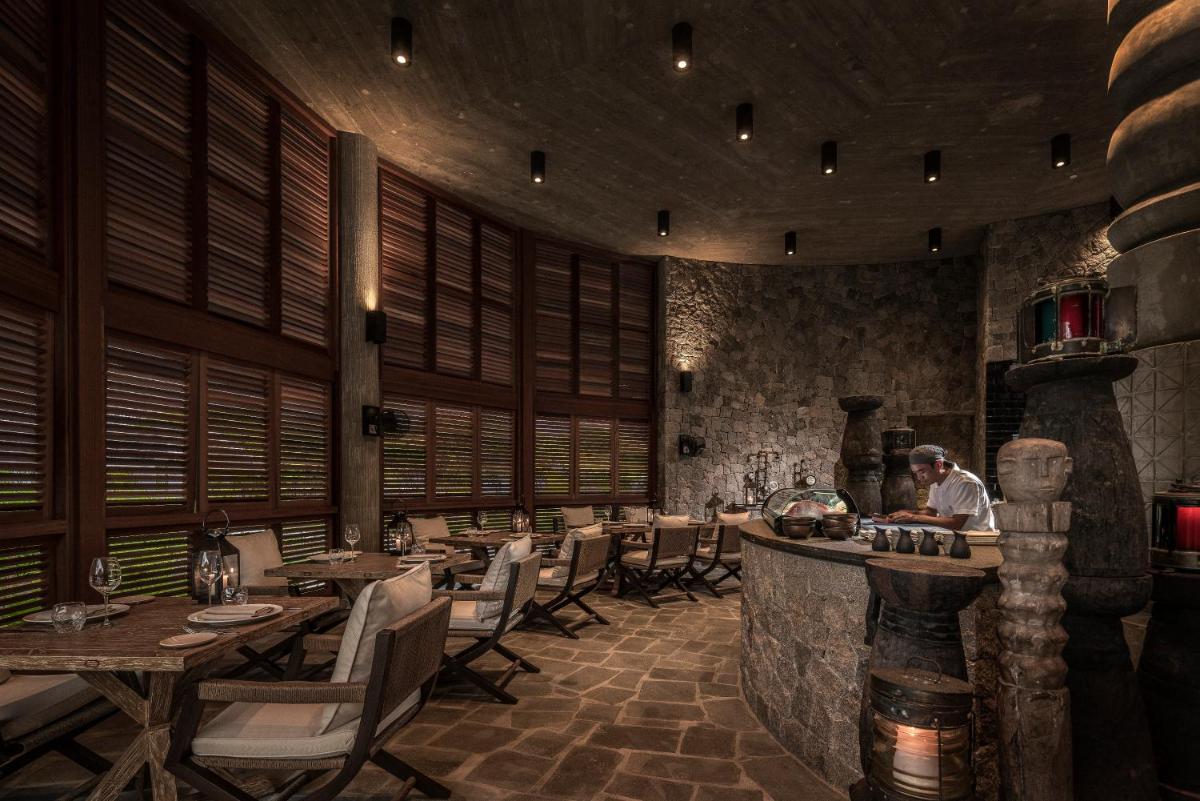 Four Seasons Resort Seychelles at Desroches Island