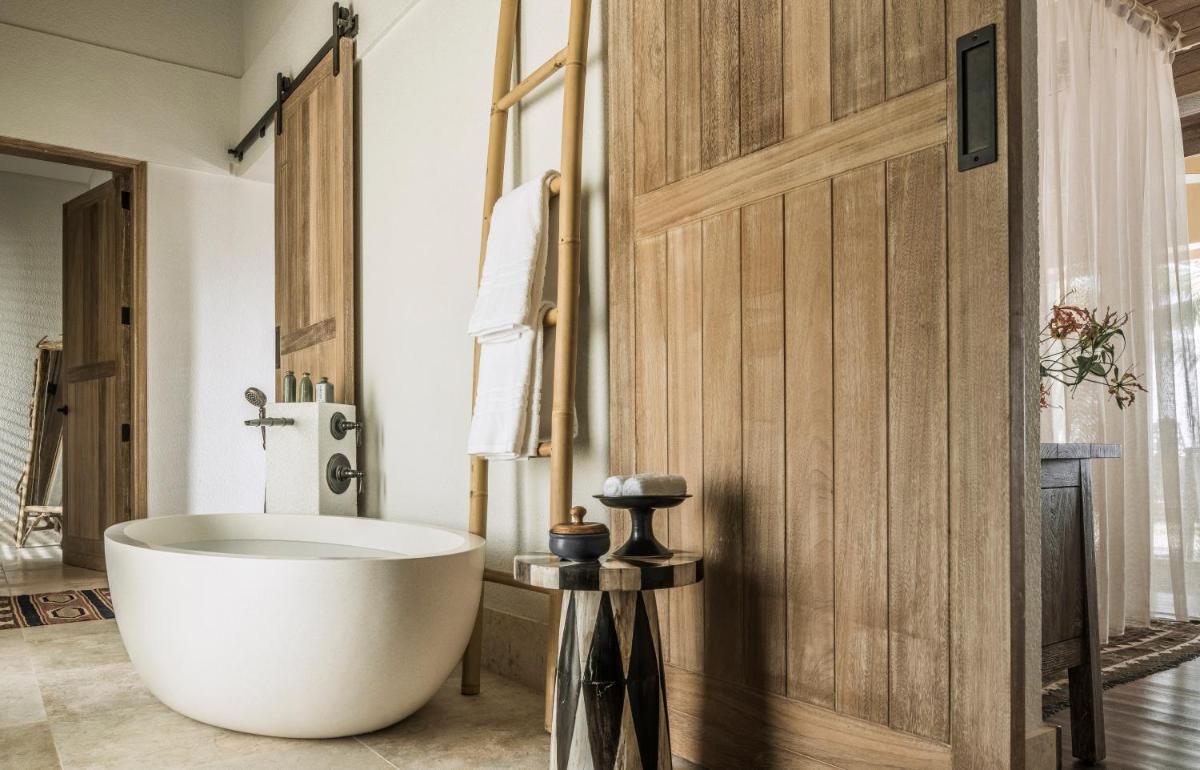 Four Seasons Resort Seychelles at Desroches Island