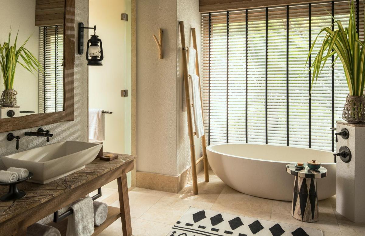 Four Seasons Resort Seychelles at Desroches Island