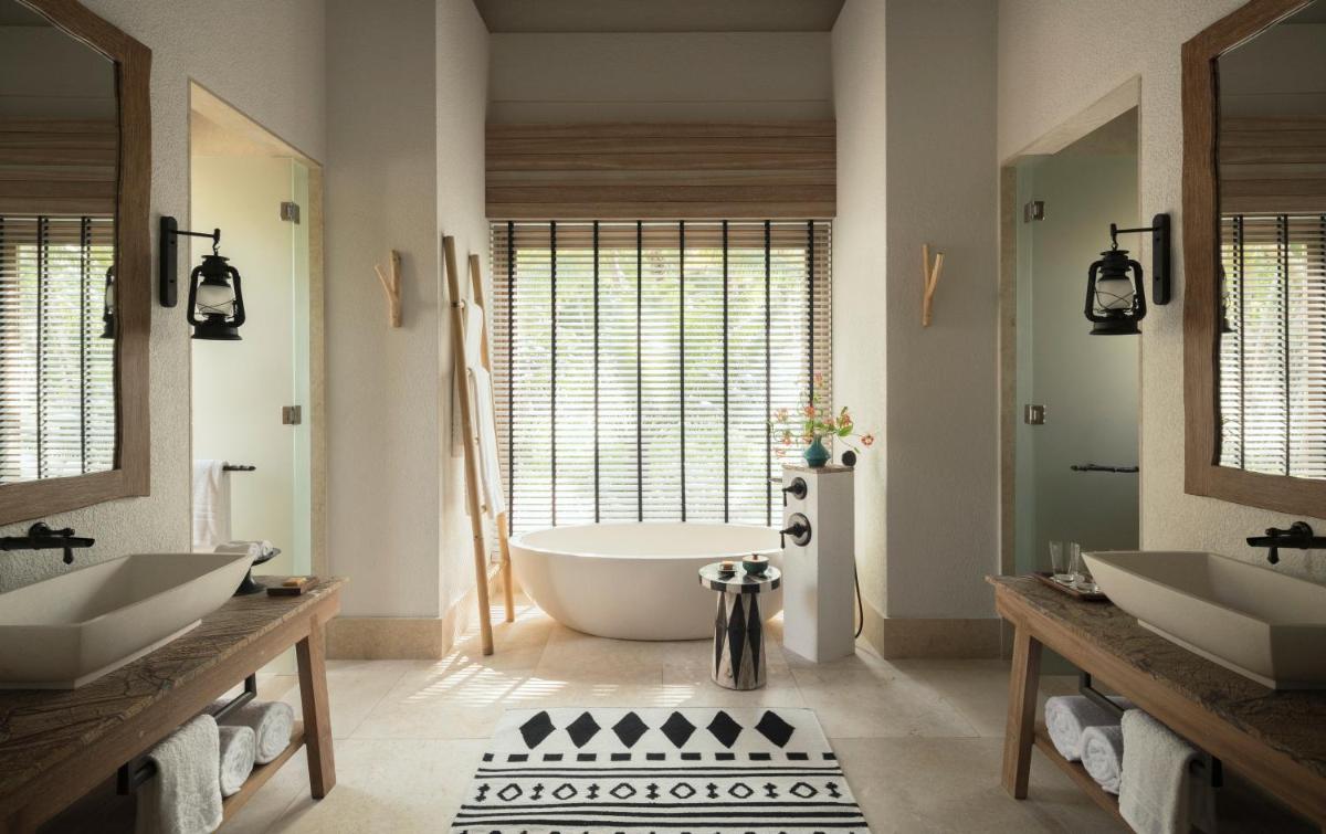 Four Seasons Resort Seychelles at Desroches Island
