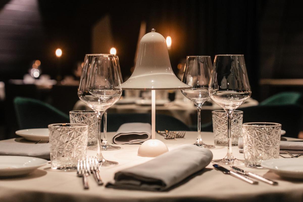 Glass Resort