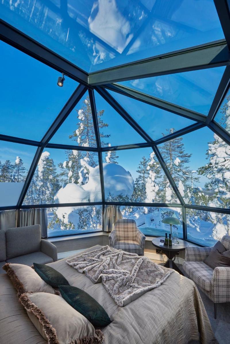 Golden Crown - Levin Iglut