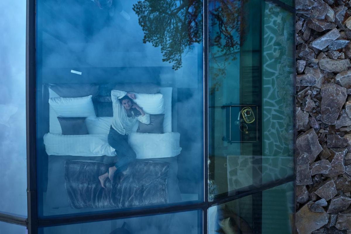 Golden Crown - Levin Iglut