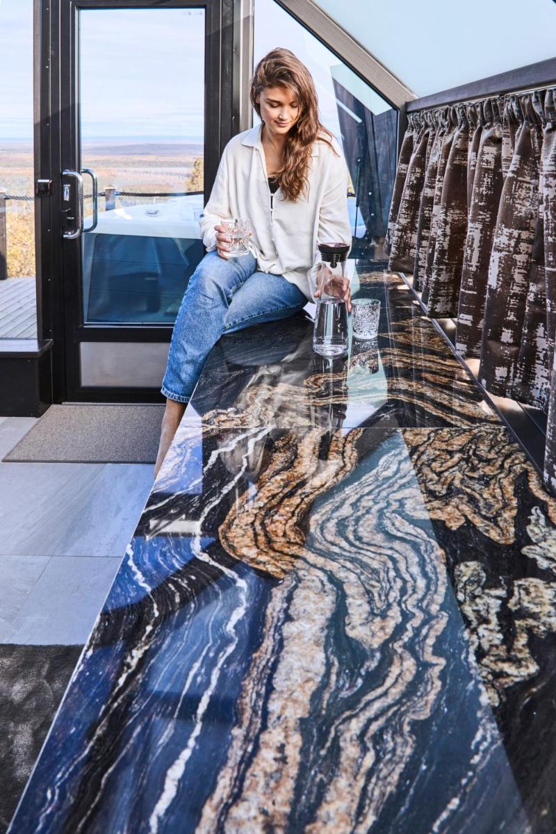 Golden Crown - Levin Iglut