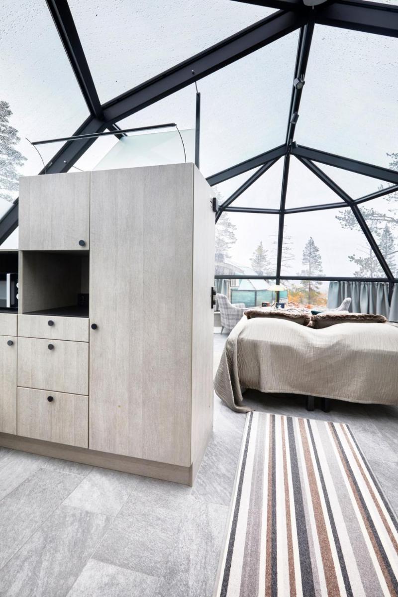 Golden Crown - Levin Iglut