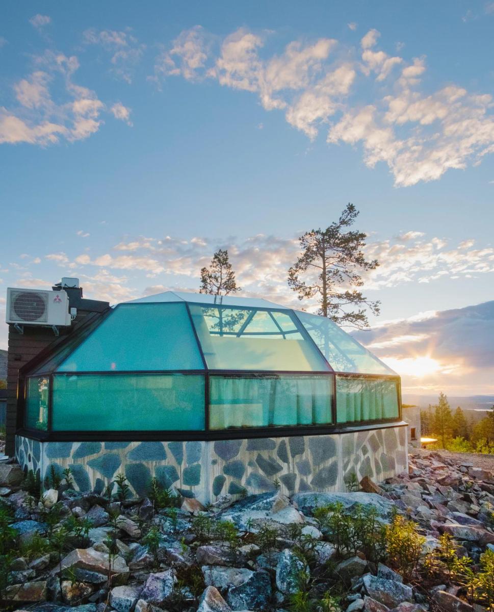 Golden Crown - Levin Iglut