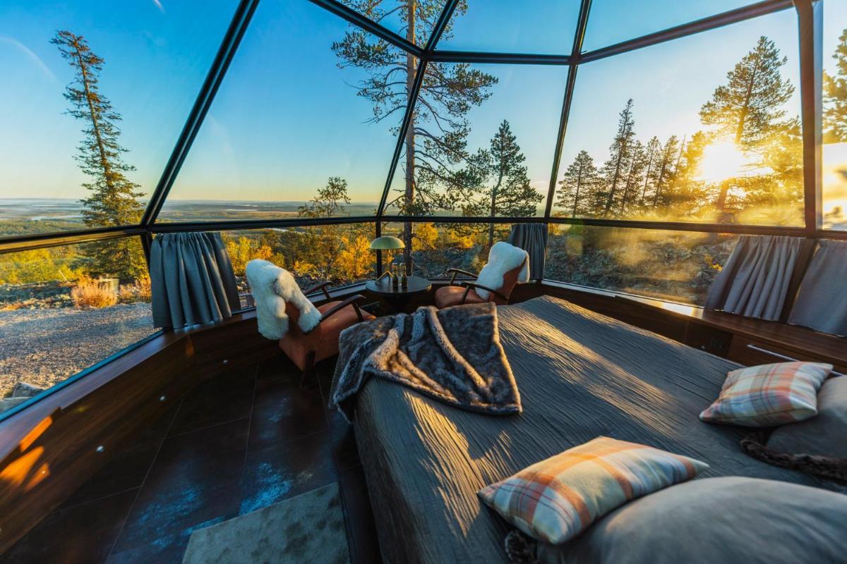 Golden Crown - Levin Iglut