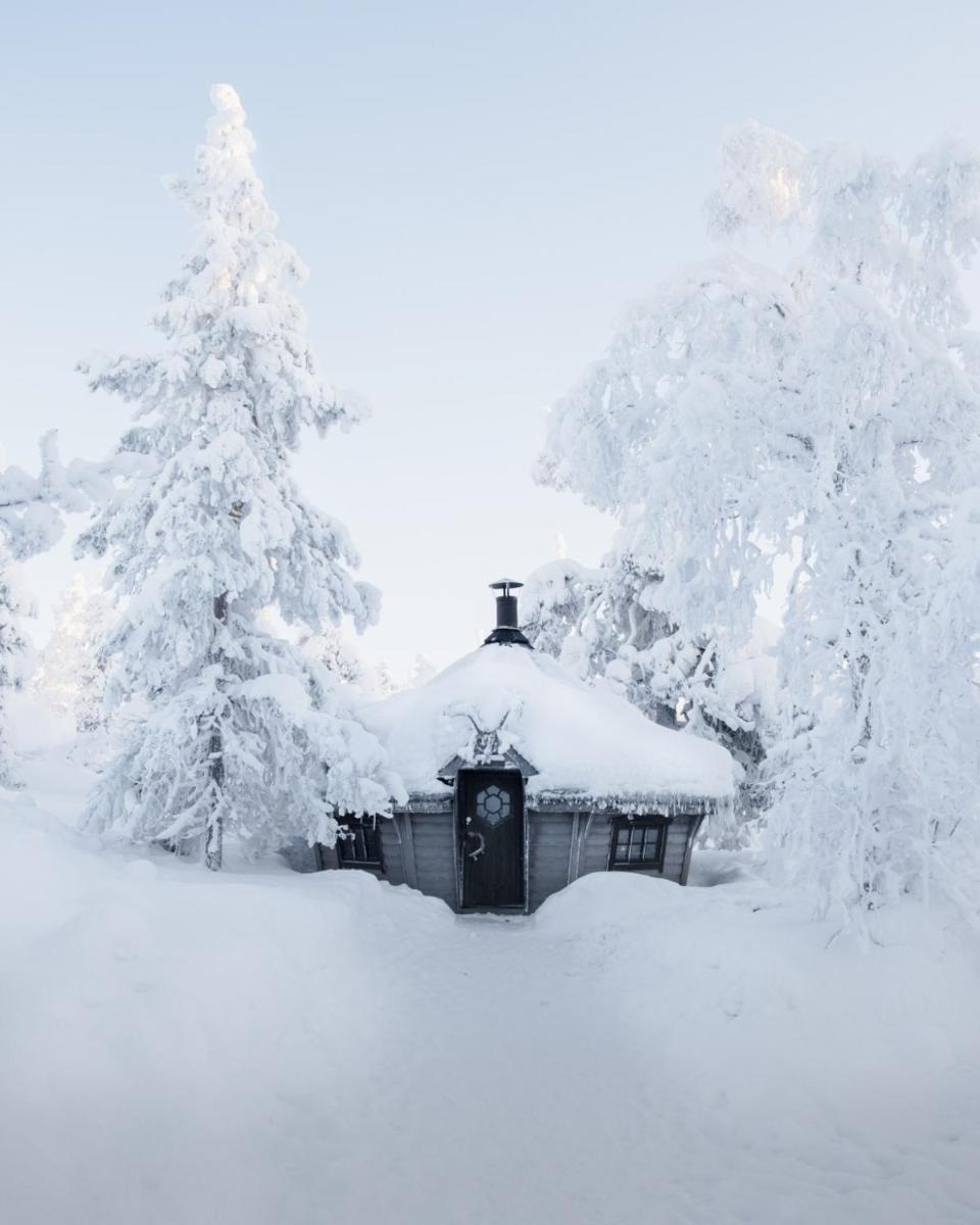 Golden Crown - Levin Iglut