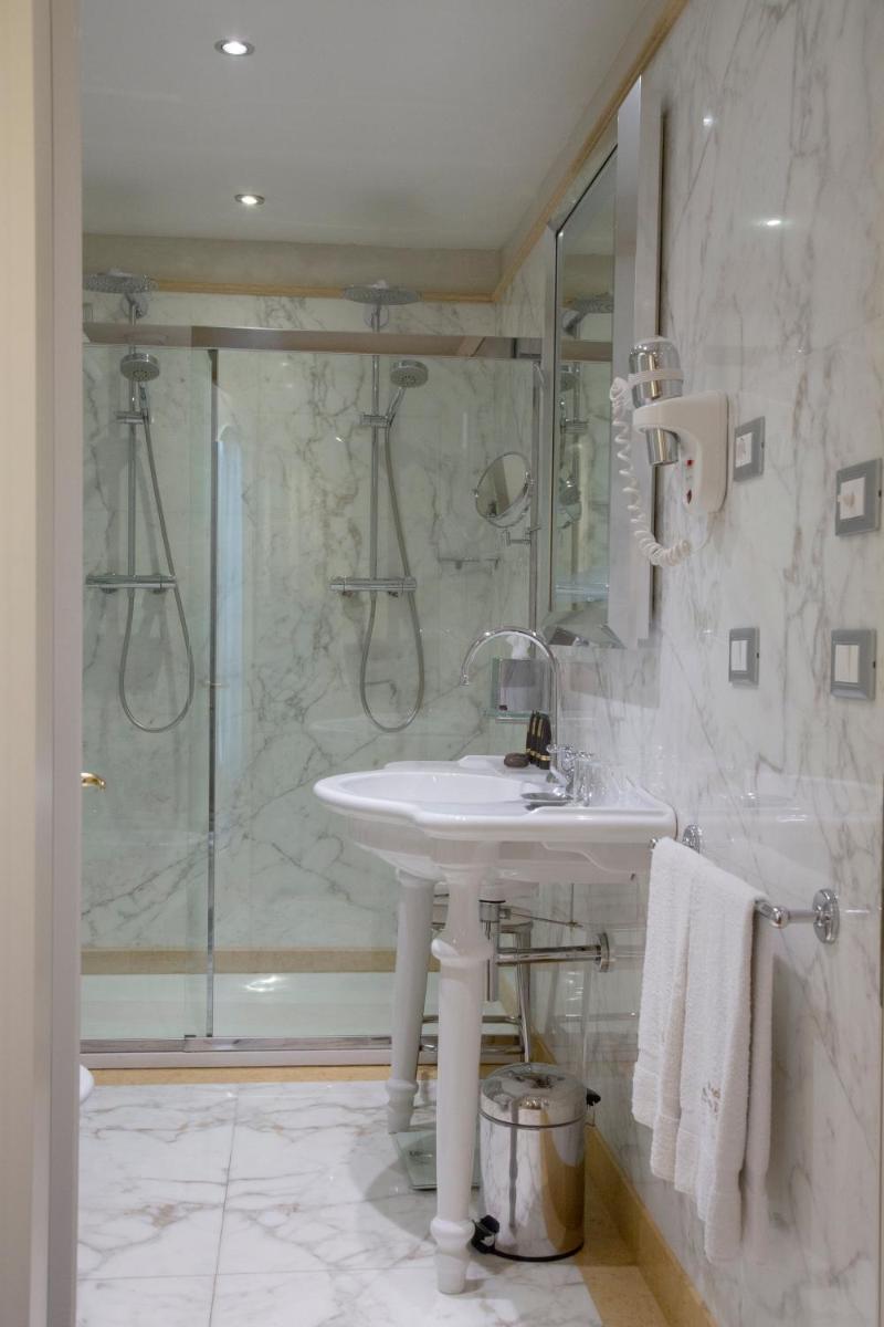 Golden Tower Hotel & Spa